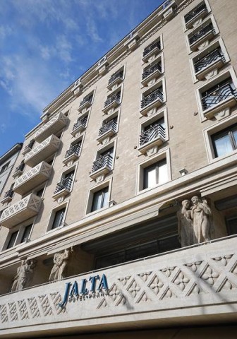 Hotel Jalta Exterior